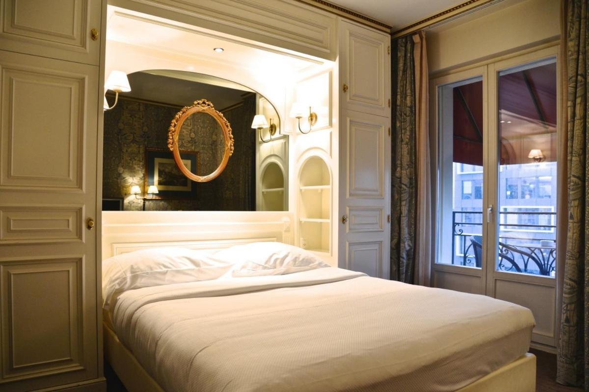 Carlton Boutique 4*