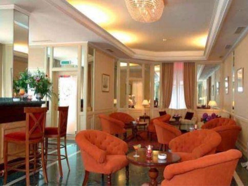 Carlton Boutique 4*